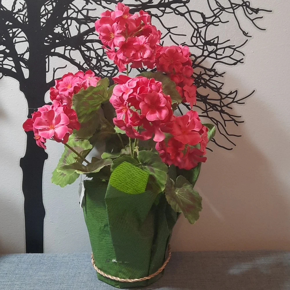 Geranium Potted Artificial Floral Hot Pink Weighted Pot Indoor Outdoor NWT
